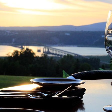 Les Ancetres Auberge & Restaurant St-Pierre-de-l'Île-d'Orléans Εξωτερικό φωτογραφία